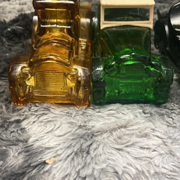 Vintage AVON 4 Car Cologne Bottles Empty Green and Amber Glass - Picture 12 of 16